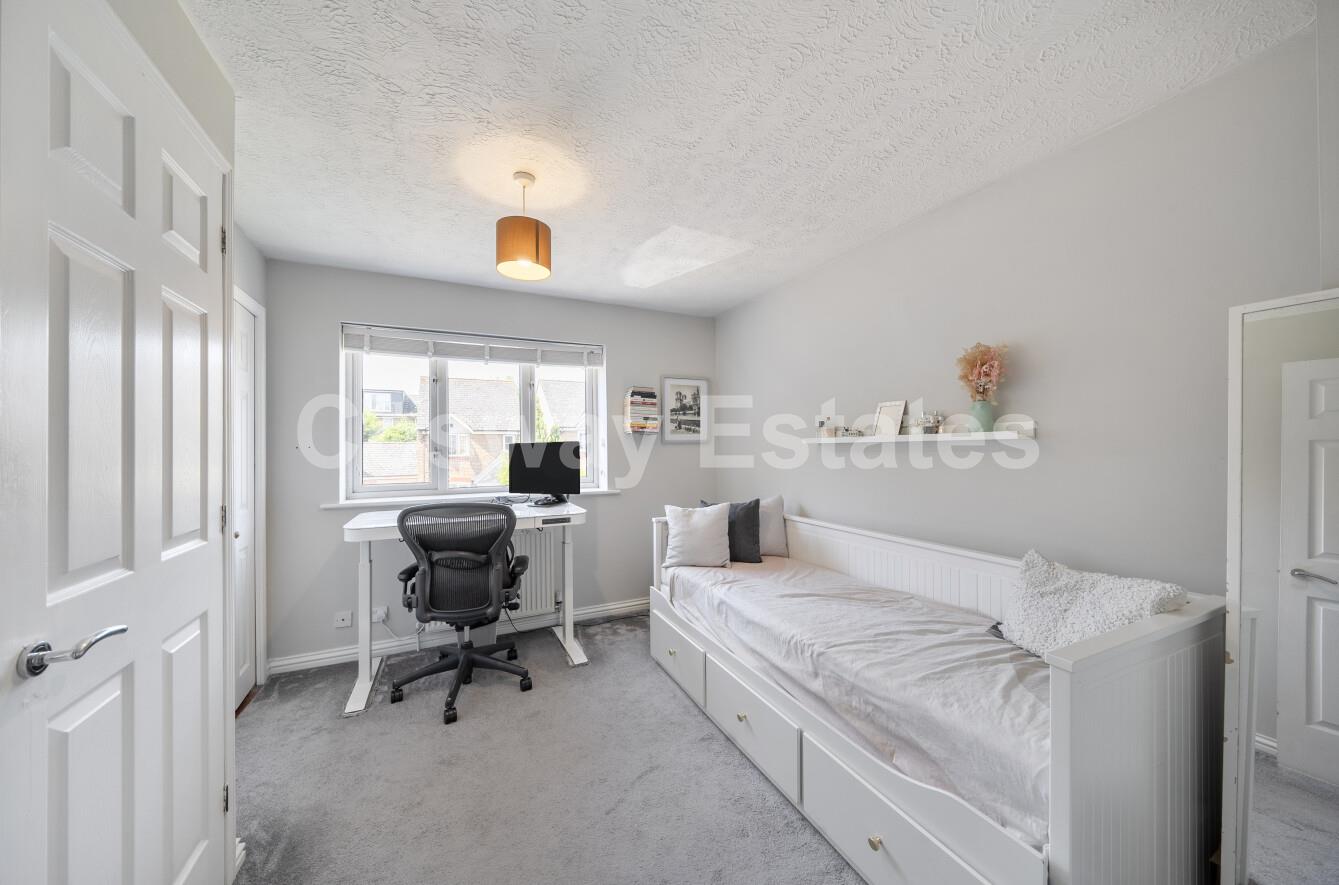 Earl Close, N11, London